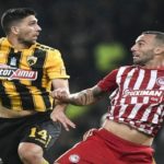 Ολυμπιακός και διαιτησία έδωσαν τρίποντο κορυφής στην ΑΕΚ