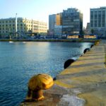 Αυτοκίνητο έπεσε στο λιμάνι του Πειραιά – Καλά στην υγεία του ο 89χρονος οδηγός